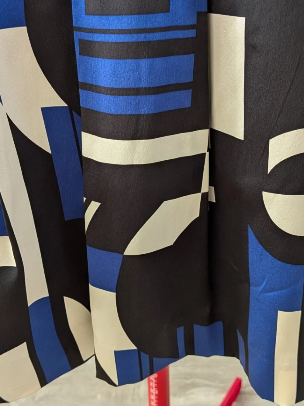 Size 10 Lauren Ralph Lauren Women’s Silk Box Pleats Skirt Blue Black & Geometric